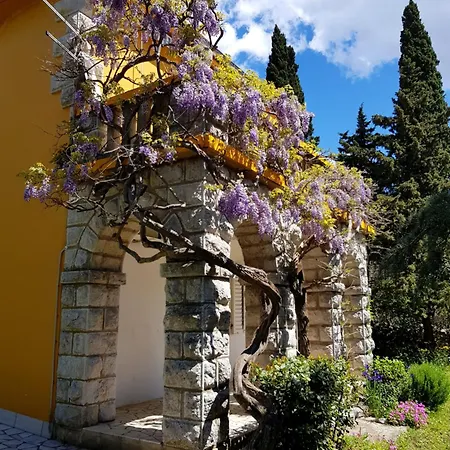 Apartament Lela